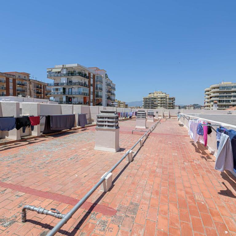 WintowinRentals Central apartment just 3 minutes from the beach in Fuengirola - Apartamento de 1 dormitorio - 50