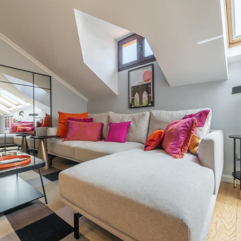 3 min walk - Puerta del Sol - AC Every Room - Desk - Two-Bedroom Apartment - 2