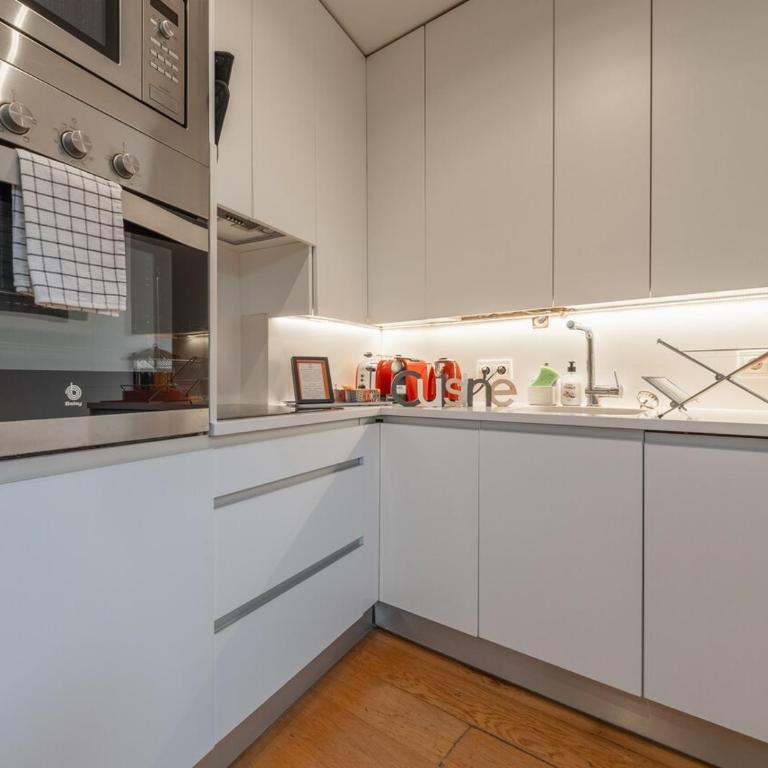 3 min walk - Puerta del Sol - AC Every Room - Desk - Two-Bedroom Apartment - 8