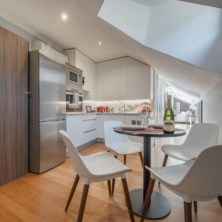 3 min walk - Puerta del Sol - AC Every Room - Desk - Two-Bedroom Apartment - 22