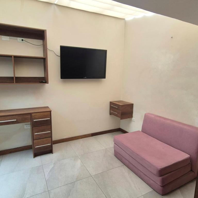 Beautiful house in front of Quito Metro - Apartamento de 2 dormitorios - 6