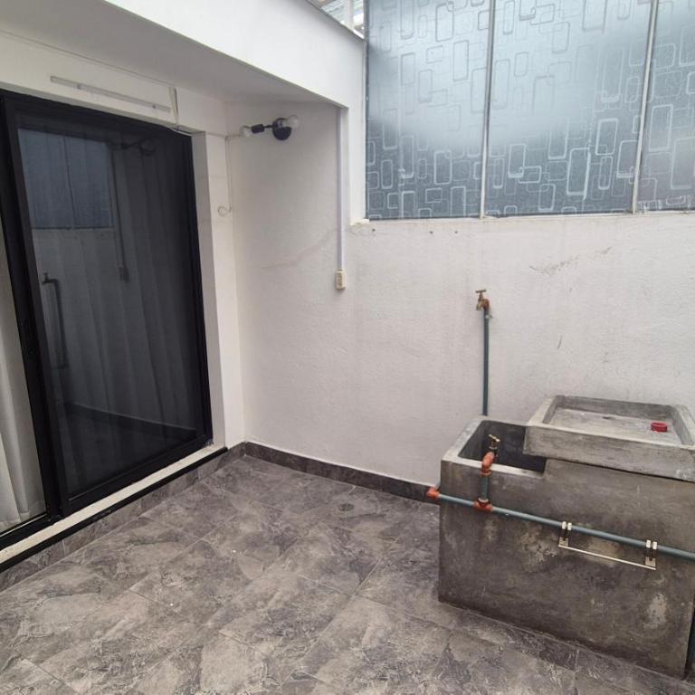 Beautiful house in front of Quito Metro - Apartamento de 2 dormitorios - 10