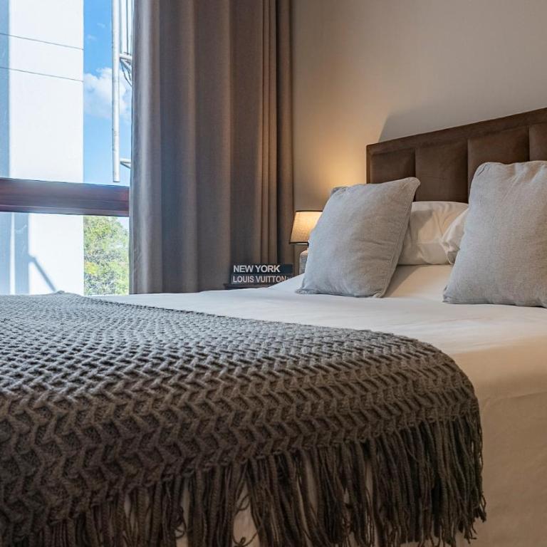 Elegant Suite - One-Bedroom Apartment - 6