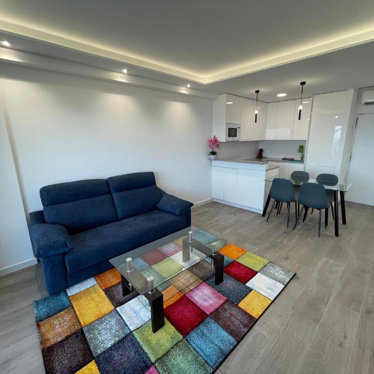 Sky Suites Alicante - Deluxe One-Bedroom Apartment with Ocean View - 8
