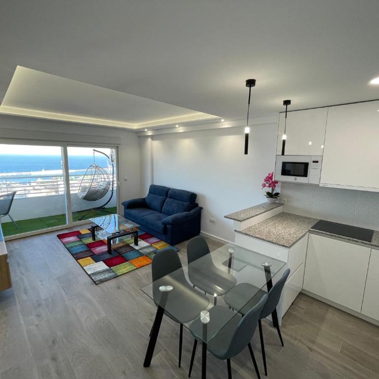 Sky Suites Alicante - Deluxe One-Bedroom Apartment with Ocean View - 18