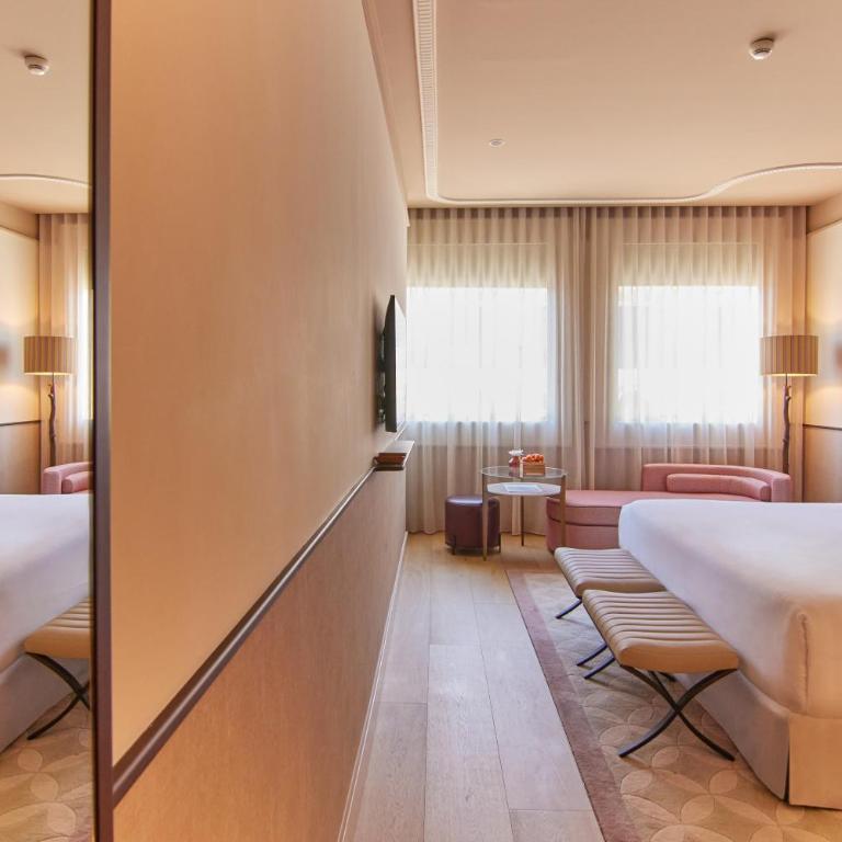 Grand Hotel Central, Small Luxury Hotels - Deluxe King Room - 4