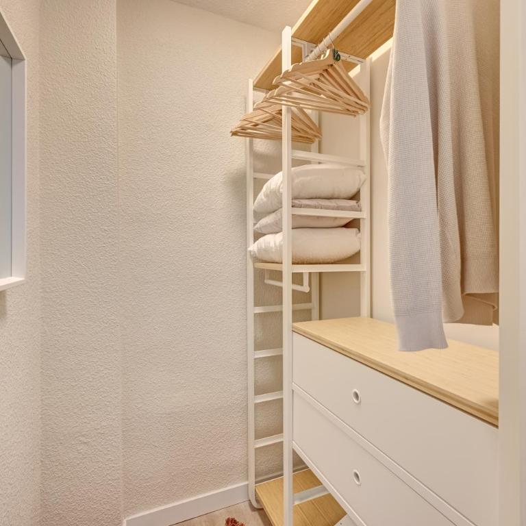 Iturrama acogedor y luminoso by Clabao - Four-Bedroom Apartment with Balcony - 13
