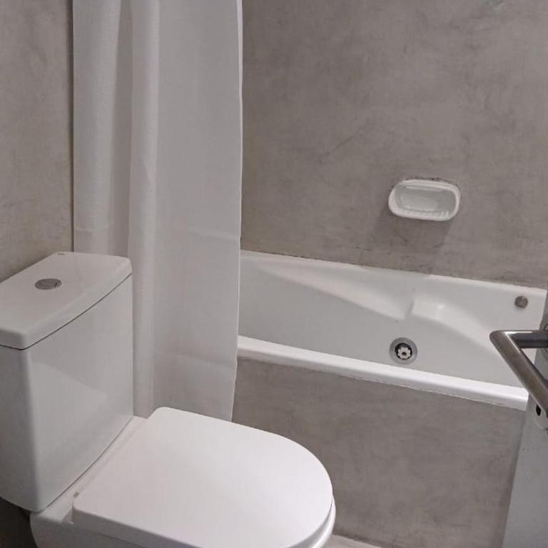 Departamento 2 amb para 5 personas cochera a 1 cuadra se abona aparte - Apartamento de 1 dormitorio - 25