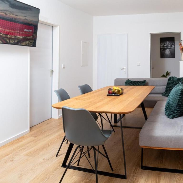 Stylish city apartment, close to the English Garden - Four-Bedroom Apartment - 13