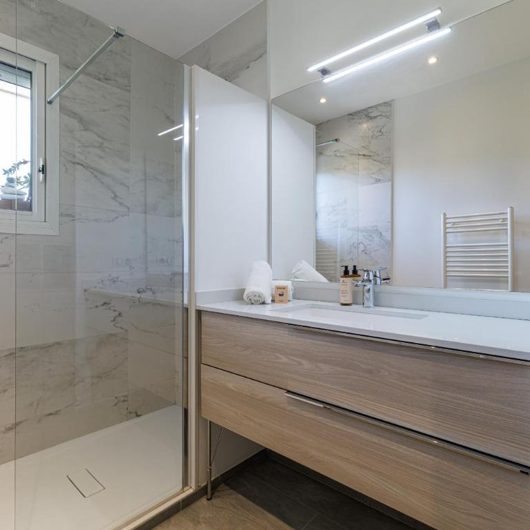 Quiet & Open View - 1 Bdr Large Terrace - Appartement 1 Chambre avec Balcon et Vue sur la Ville - 6