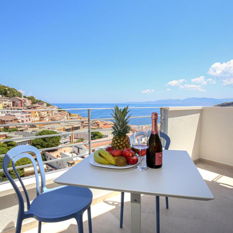 Suite HollidayHouse - vista mare - Suite con Vasca Idromassaggio - 1