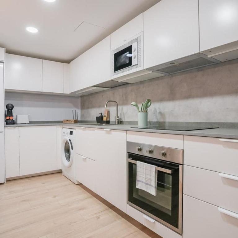 Renovated with pool -2Bedrooms 2Baths-Chamberí - Two-Bedroom Apartment - 11