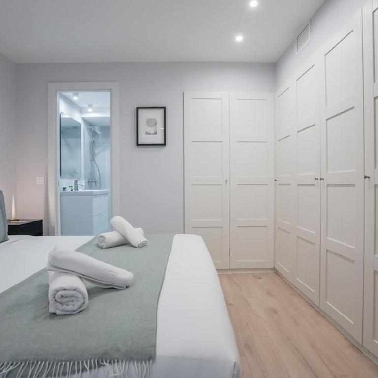 Renovated with pool -2Bedrooms 2Baths-Chamberí - Two-Bedroom Apartment - 19
