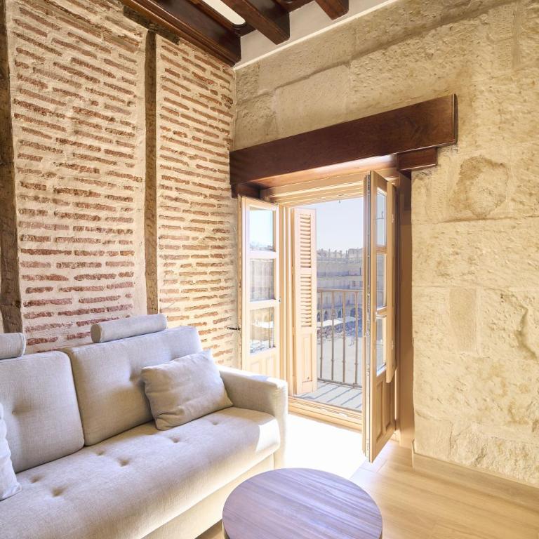 Plaza mayor 19 Collection Luxury - Superior One-Bedroom Apartment with Balcony - 4