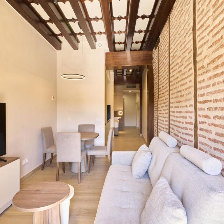 Plaza mayor 19 Collection Luxury - Superior One-Bedroom Apartment with Balcony - 5