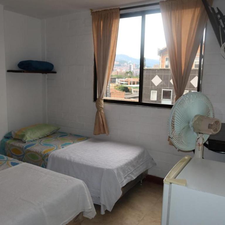 HOTEL EL PUNTOS sas - Habitación Doble con baño privado - 2 camas - 3