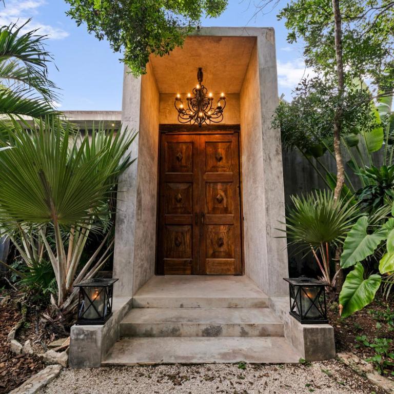 Casa Halo - Mansion, Nightclub, Pool, Sonos, Gated, Staff - Villa - 1