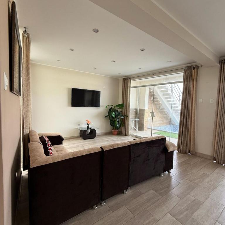 Laguna Azul Tacna - Three-Bedroom Apartment with View - 9