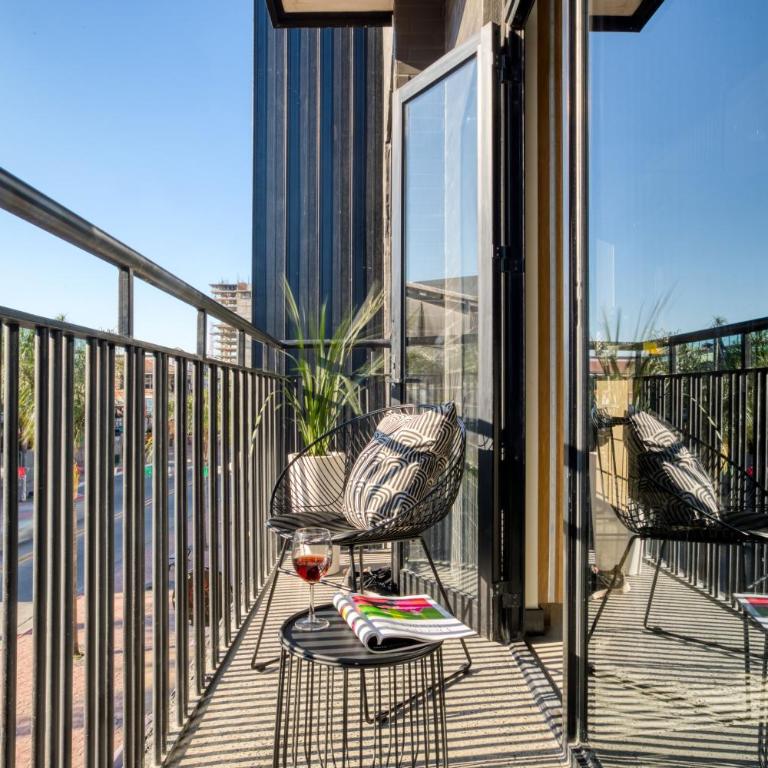 Downtown Designer Apartments by ULIV - Superior Apartment - 12