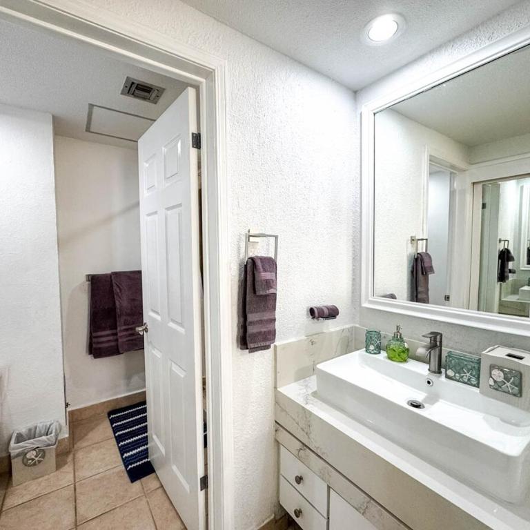 Princesa de Peñasco Condo B209 Sandy Beach Puerto Peñasco - Two-Bedroom Apartment with Balcony and Sea View - 44