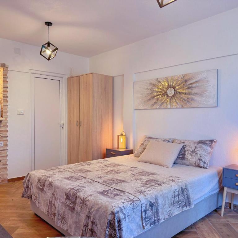 Sunny Nest Studio Bar - Studio Apartment - 12