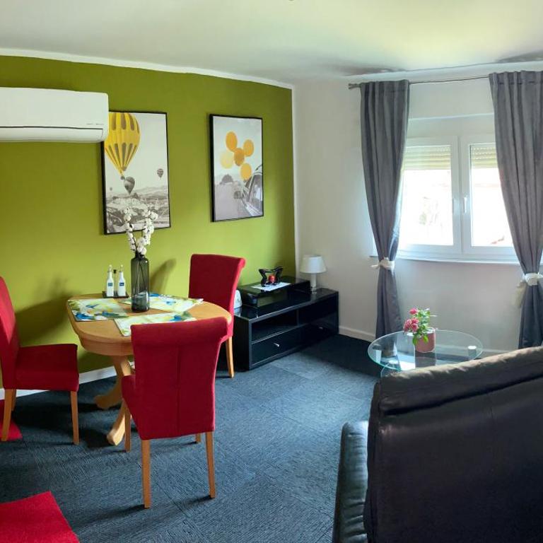 EmmaBelma - One-Bedroom Apartment - 6