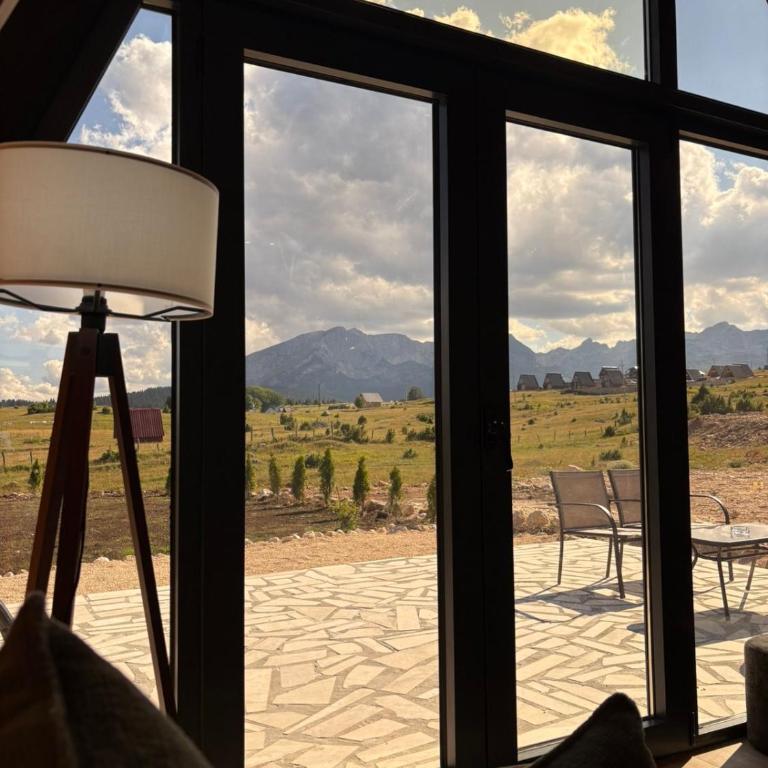 Vista Montis - One-Bedroom Chalet - 23