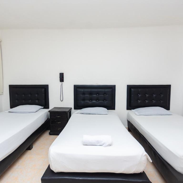 Hotel Villa Real - Habitación Triple Básica - 4