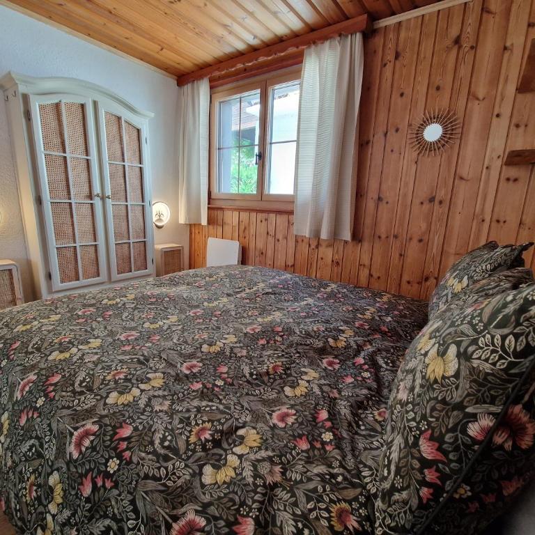 Chalet typique proche Crans Montana - Chalet - 11