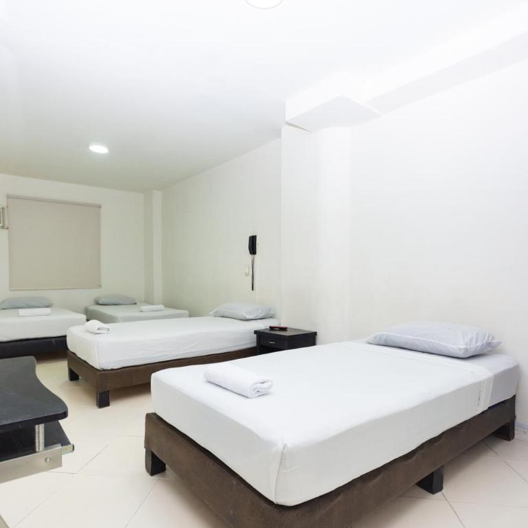 Hotel Villa Real - Habitación Cuádruple Económica - 3