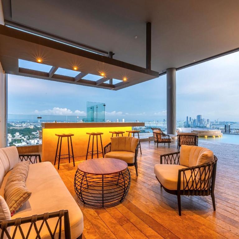 Stunning Sea View and Historic Center 20th FL/ 2BR - Two-Bedroom Deluxe Apartment with Ocean View - 45