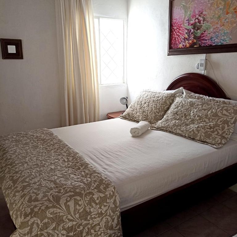 Hostal CORALES - Habitación Triple con baño privado - 4