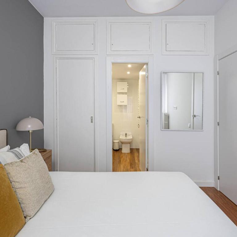 Live Like A Local In Bcn - Apartment - 24