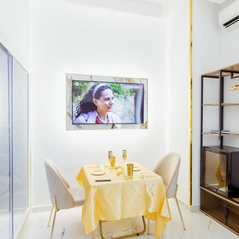 Dove Dormire a Napoli New Opening 2025 - Deluxe Double Room with Bath - 3