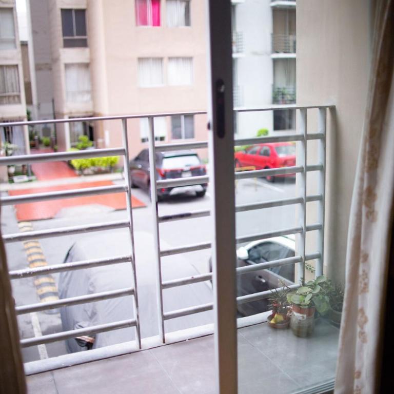 Hermoso apartamento cerca al estadio San Marcos y el Aeropuerto - Three-Bedroom Apartment - 24