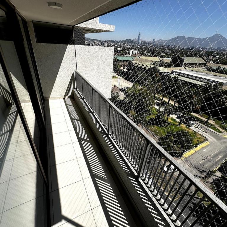 Departamento de Lujo con Vista Panorámica en Providencia - Two-Bedroom Apartment - 14