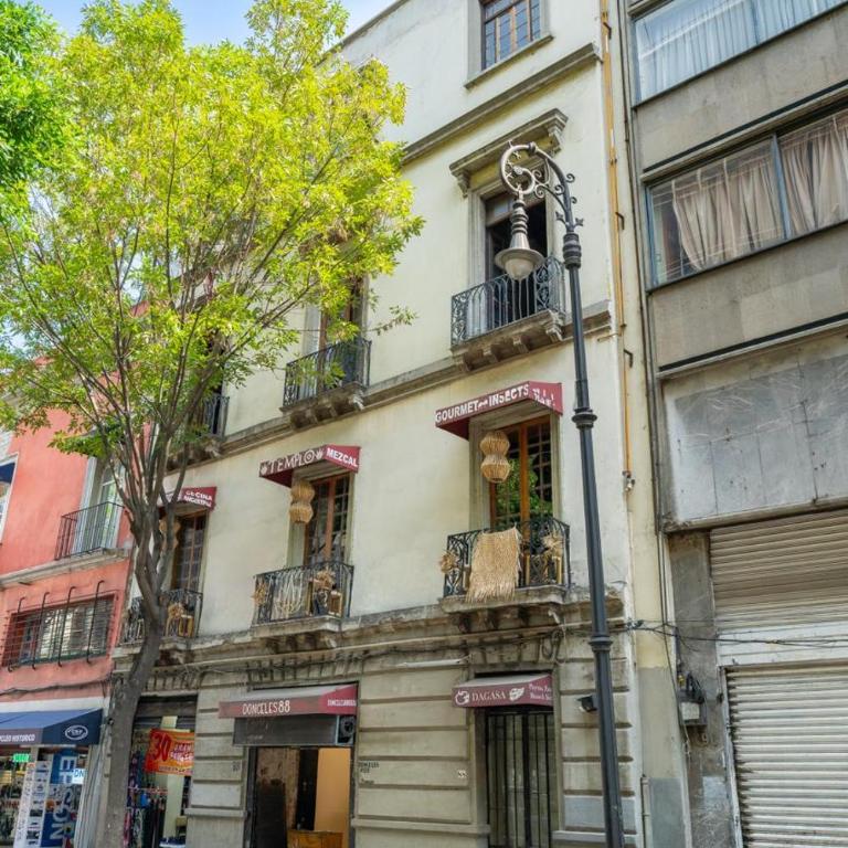 DH3 VIP & Luxurious 2beds APT in Historic Center - One-Bedroom Apartment - 10