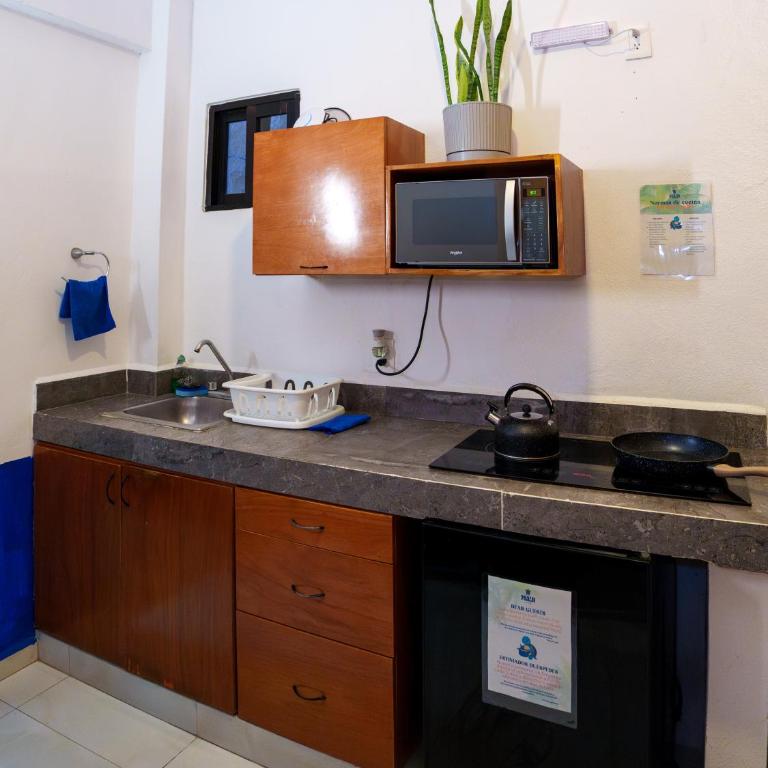 Maui Hostels Playa del Carmen - Bed in 6-Bed Mixed Dormitory Room - 3