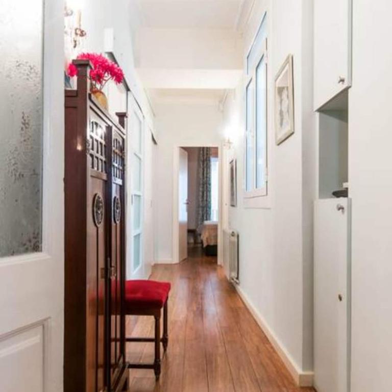 Explore City Center from an Elegant Urban Retreat - Apartment - 7