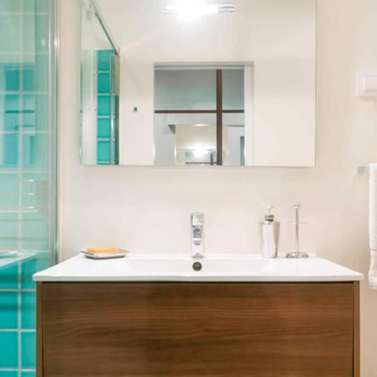 Explore City Center from an Elegant Urban Retreat - Apartment - 26