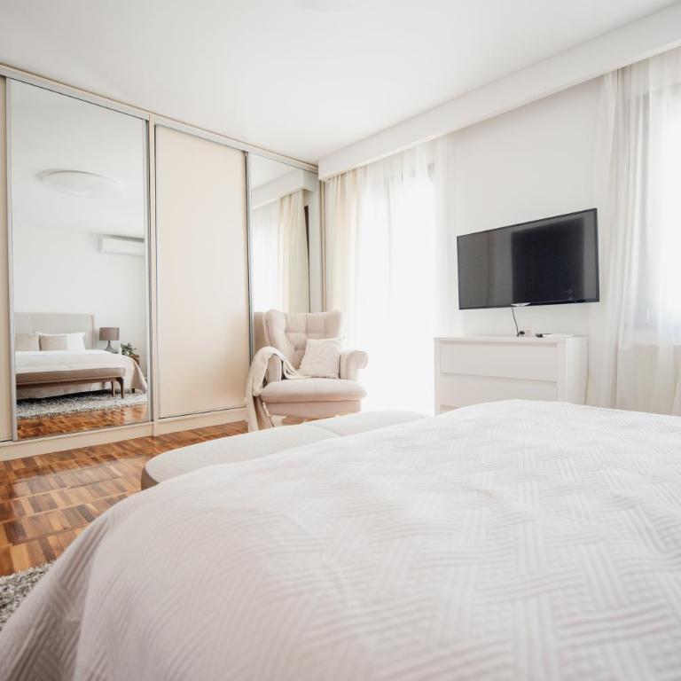 Villa Danigo - Three-Bedroom Superior Apartment - 7