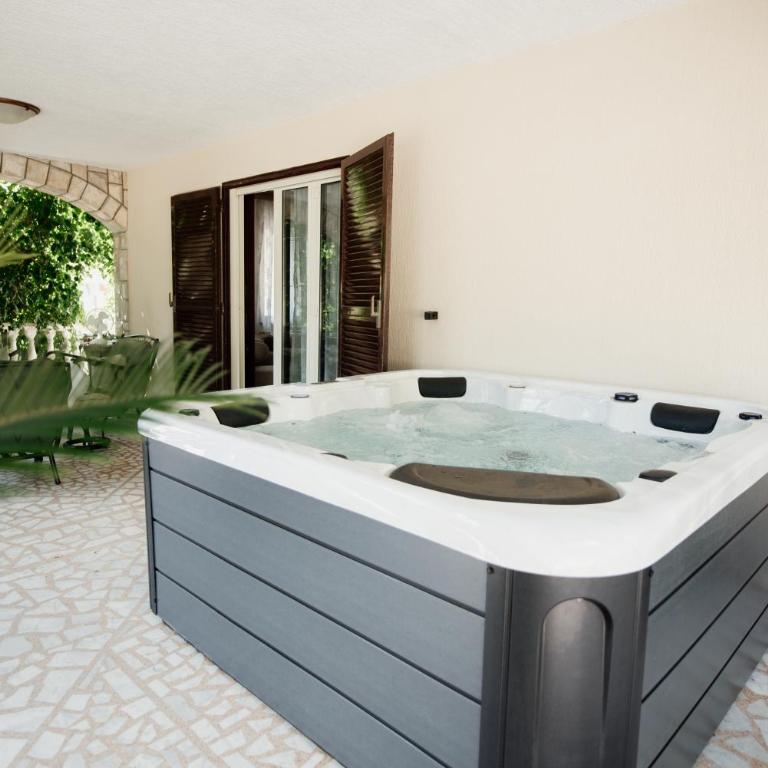 Villa Danigo - Three-Bedroom Superior Apartment - 11