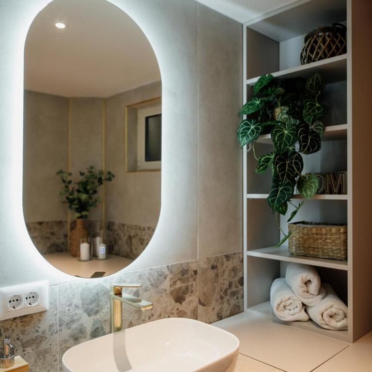 Villa Danigo - Three-Bedroom Superior Apartment - 32