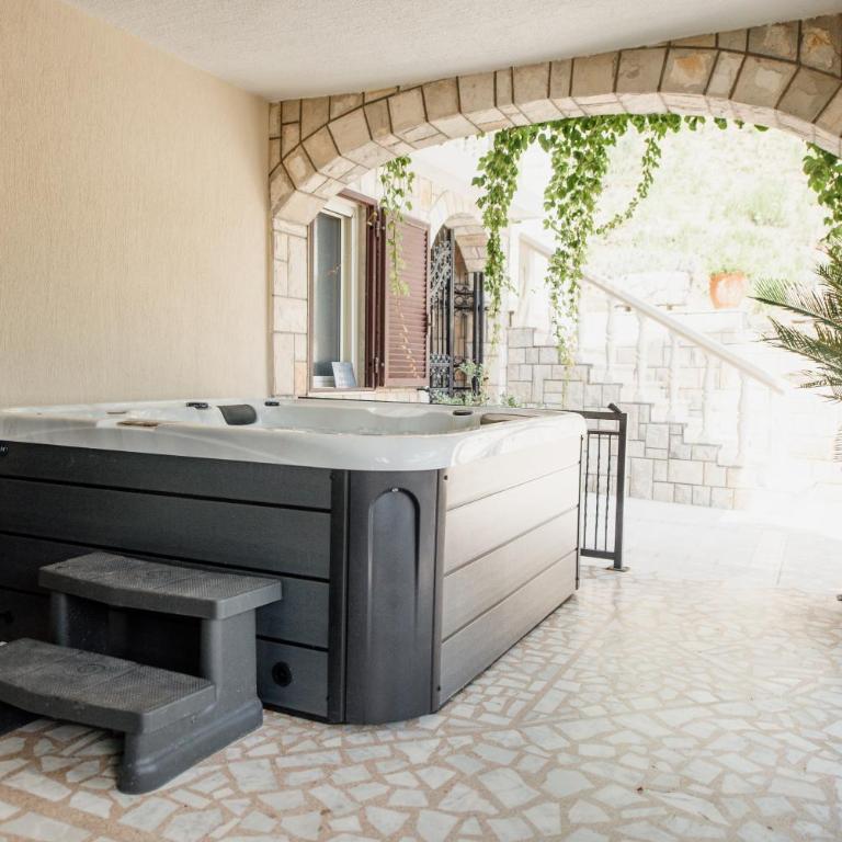 Villa Danigo - Three-Bedroom Superior Apartment - 40