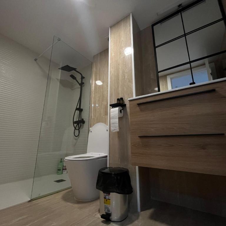 Alicante Central Loft - Three-Bedroom Apartment - 8