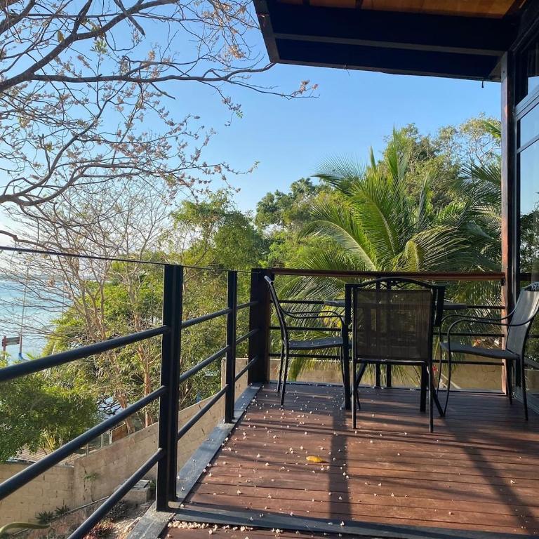 Lagoon Escape with Kayaks and Views - Villa - 40