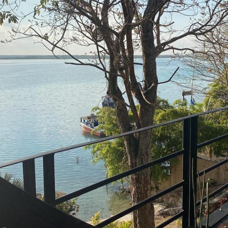 Lagoon Escape with Kayaks and Views - Villa - 39