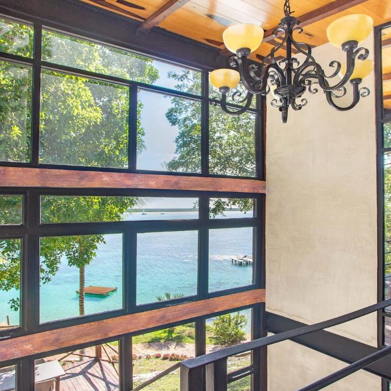 Lagoon Escape with Kayaks and Views - Villa - 34