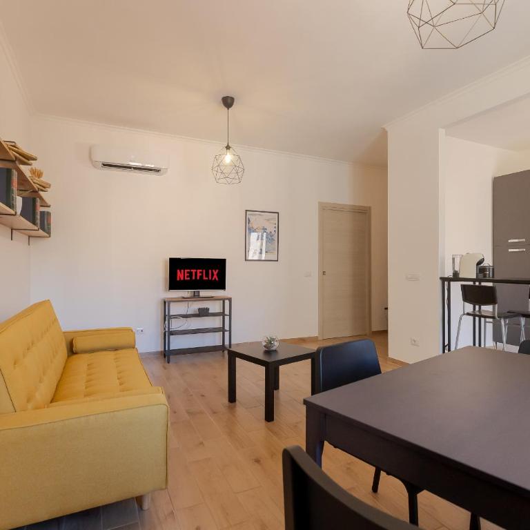 Moderno e comodo a 2 min dalla Metro Lucio Sestio - Two-Bedroom Apartment with Balcony - 21