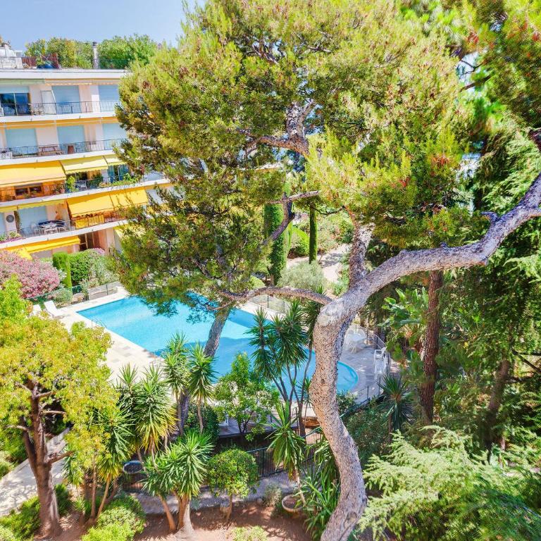 LE BOIS JOLI AP4477 By Riviera Holiday Homes - Appartement 2 Chambres - Vue sur Mer - 4